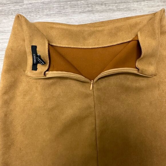 Forever 21 faux suede mini skirt Size M - Picture 6 of 8